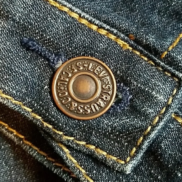 Levi’s Small Dark Wash Denim Jacket - Picture 5 of 6